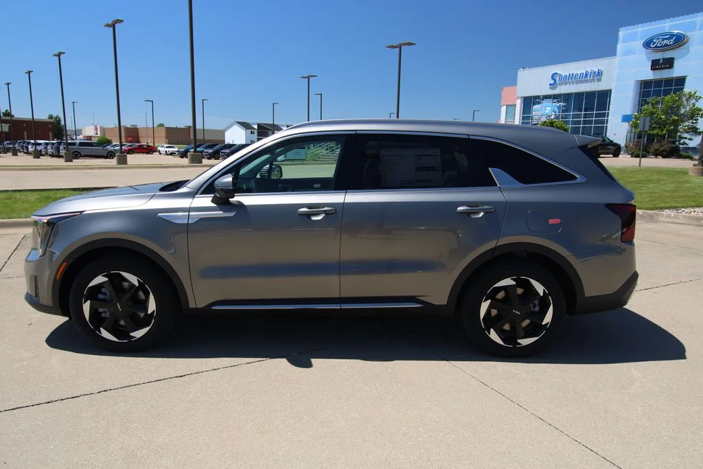 New 2026 Volcanic Sand Kia EX image 18