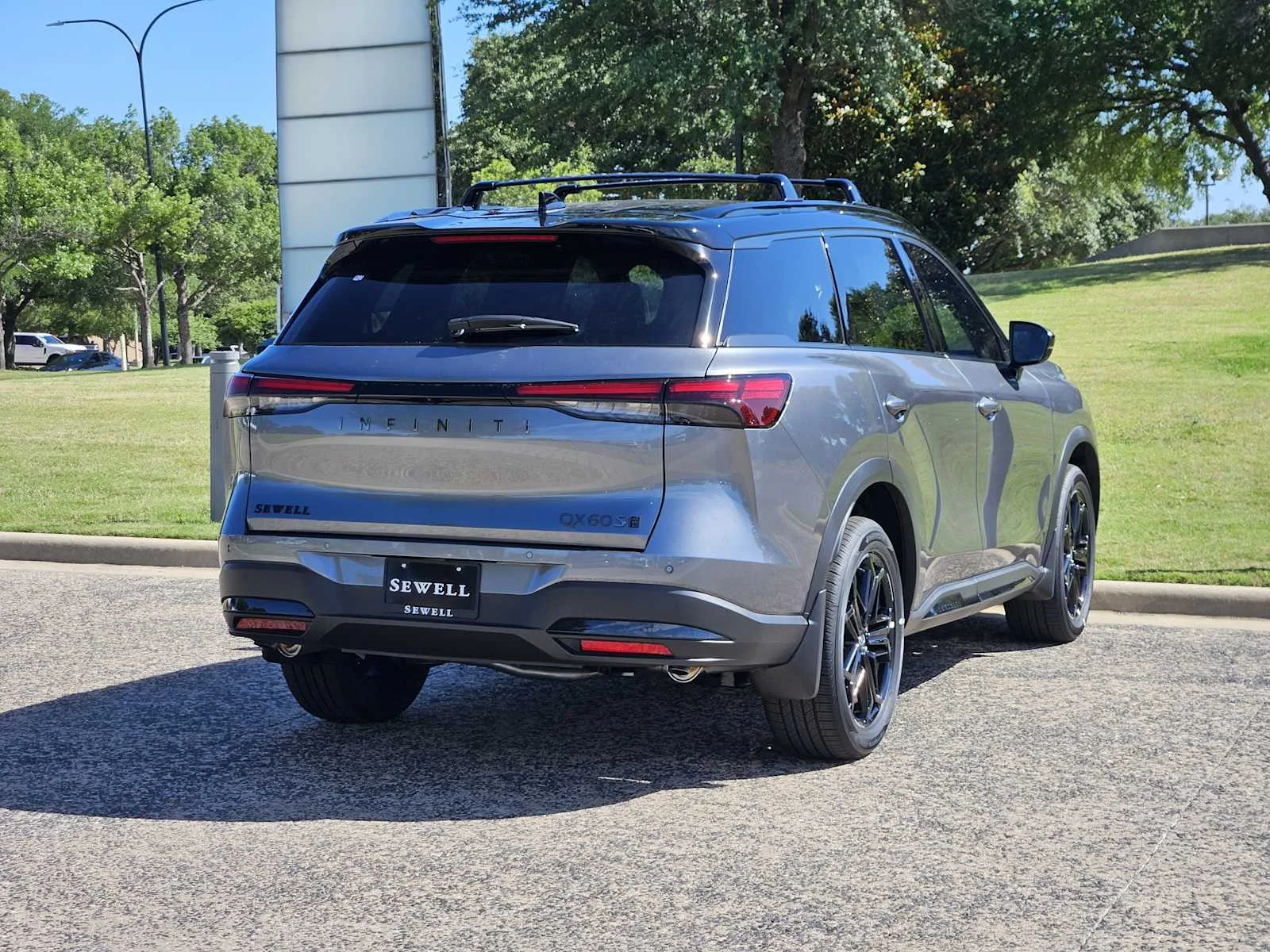 New 2027 2T GRPT SHDW INFINITI Sport AWD image 4