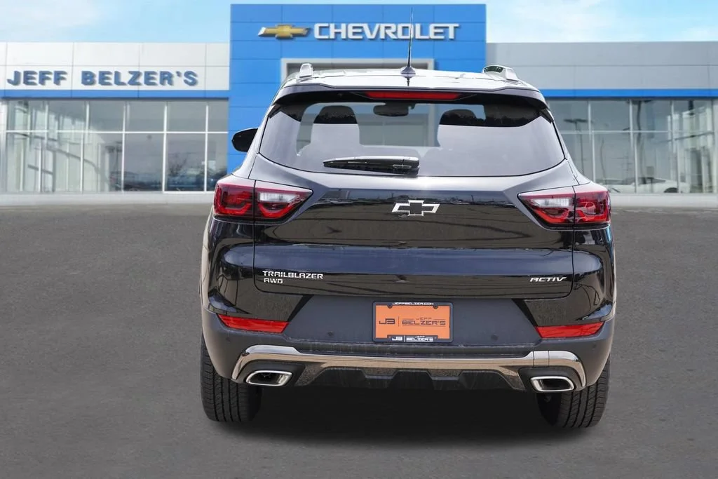 New 2026 Mosaic Black Metallic Chevrolet ACTIV image 4