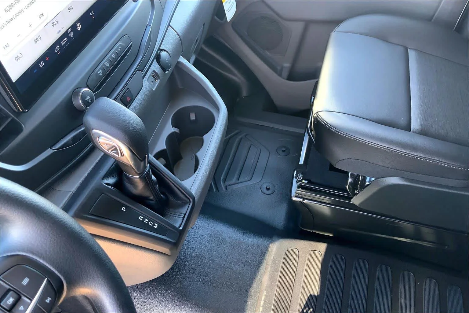 New 2026 Oxford White Ford Cargo Van image 7