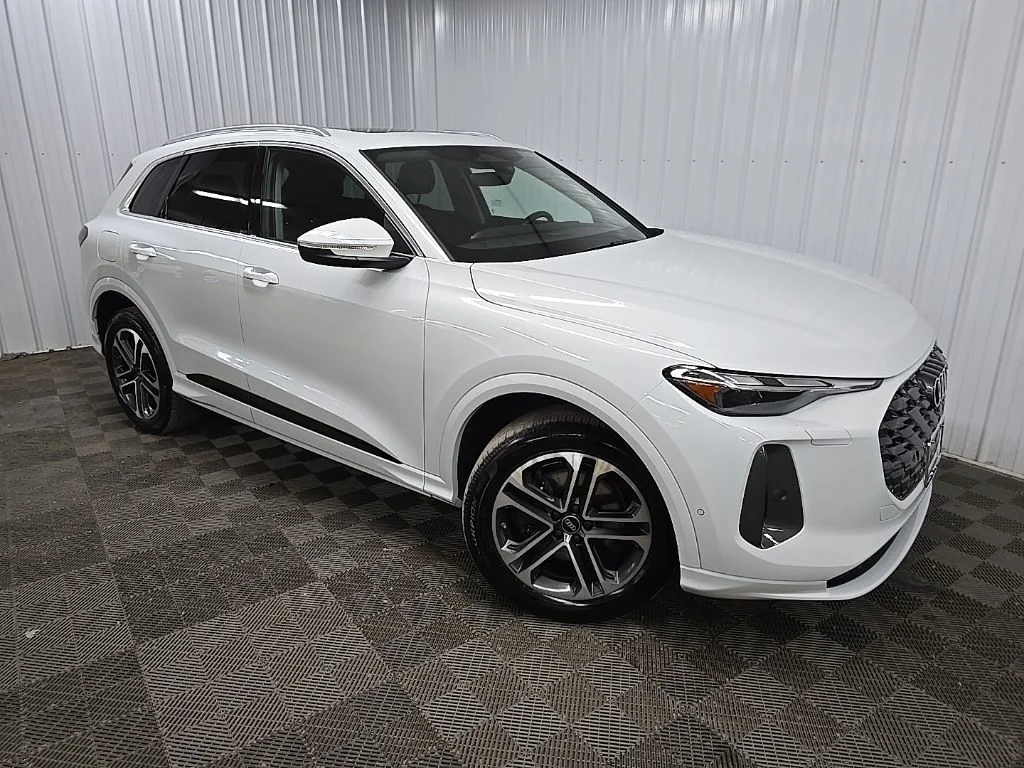 Used 2025 White Audi 2.0T Premium image 7