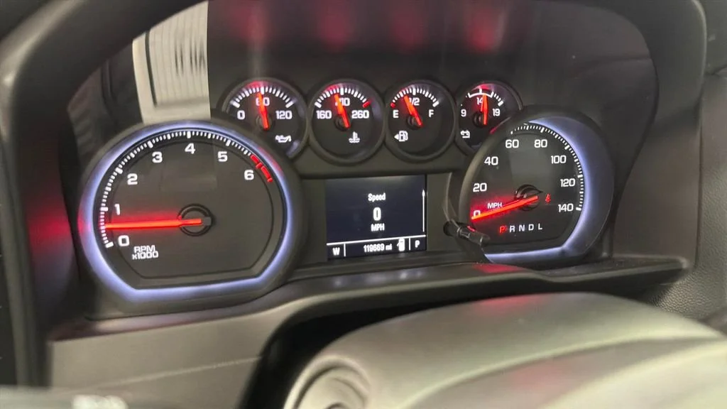 Used 2020 SUMMIT WHITE Chevrolet Custom image 20