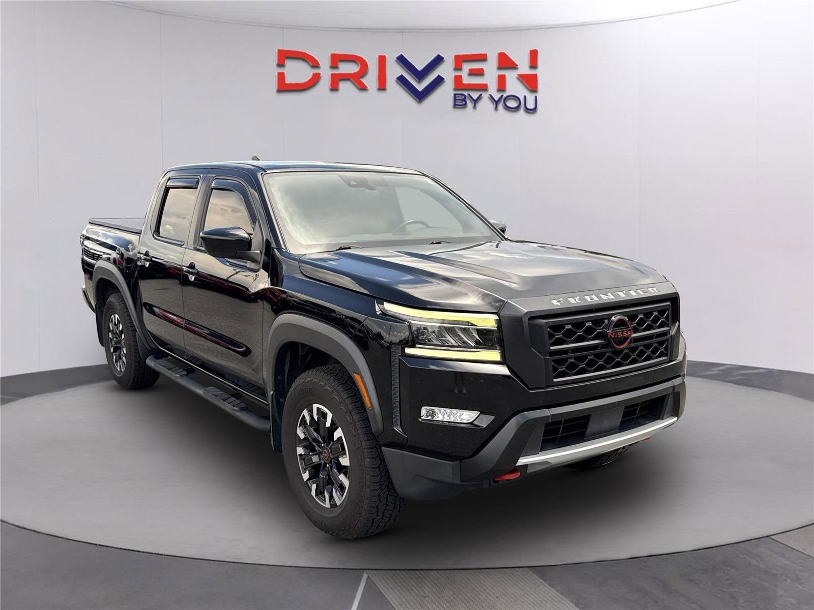 Used 2022 Super Black Nissan PRO-X image 2