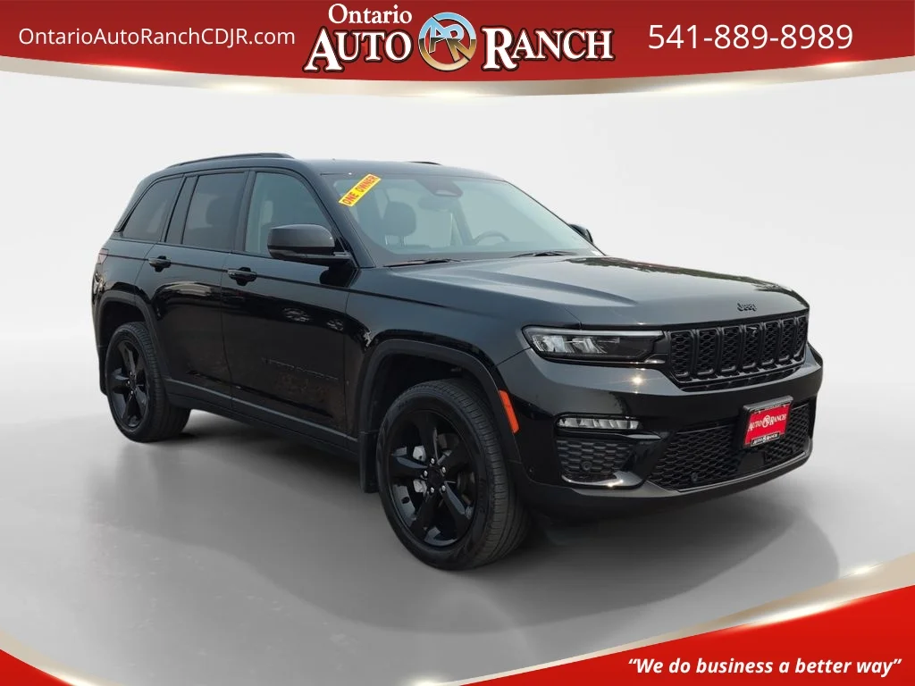 Certified Used 2023 Diamond Black Crystal Pearlcoat Jeep Limited image 1