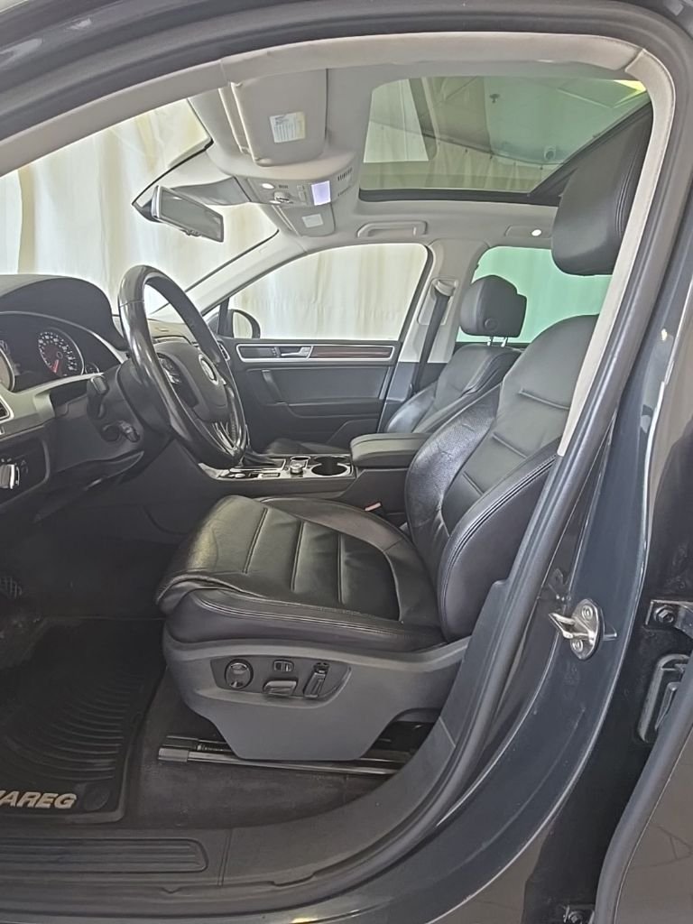Used 2016 Gray Metallic Volkswagen VR6 FSI image 5