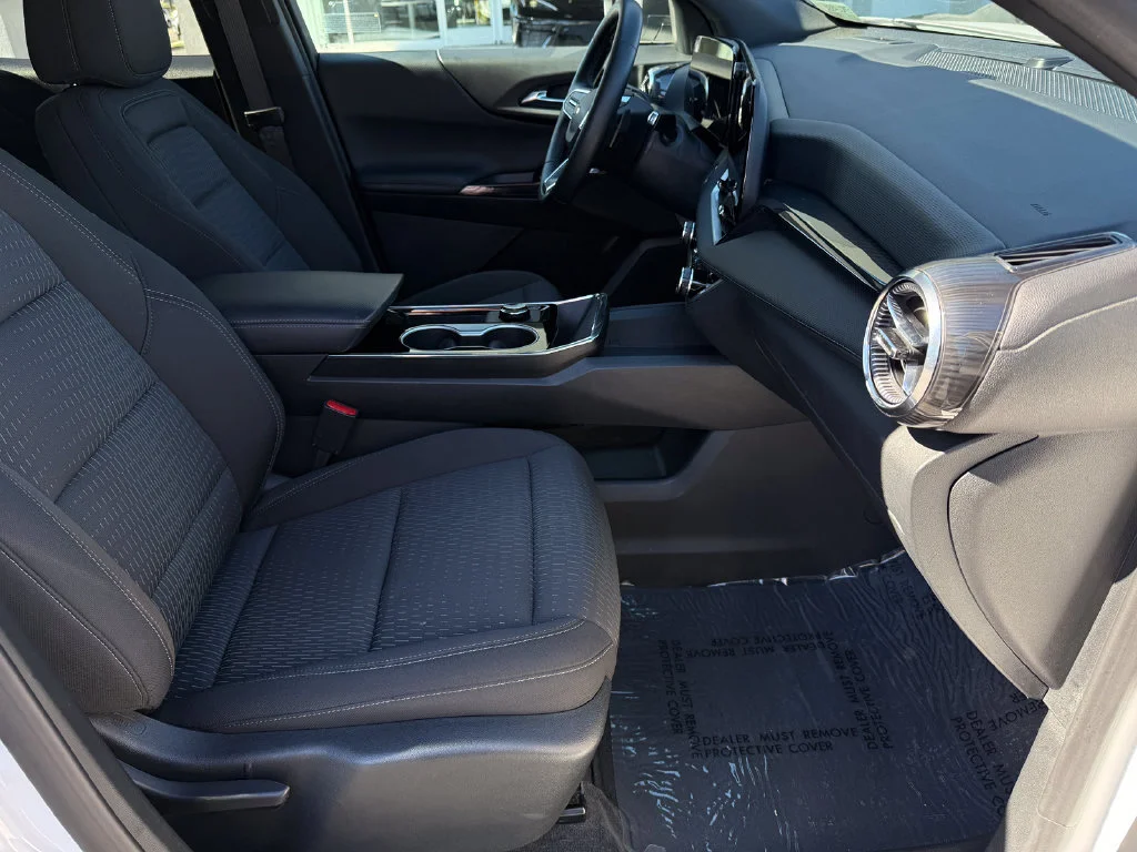 Used 2026 Summit White Chevrolet LT image 16