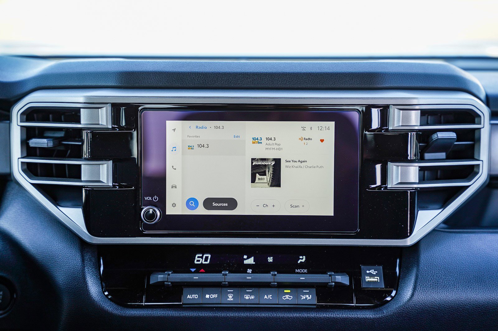 2026 Toyota Tundra SR5 - Photo 17