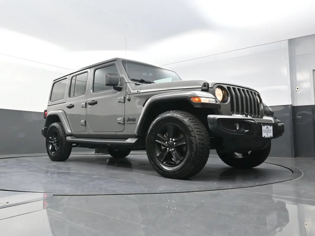 Used 2021 Gray Jeep Unlimited Sahara Altitude image 25