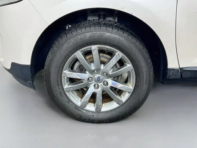Used 2014 White Ford SEL image 27