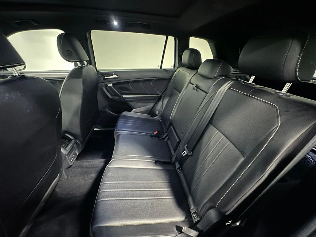 Used 2022  Volkswagen 2.0T SE R-Line Black image 16