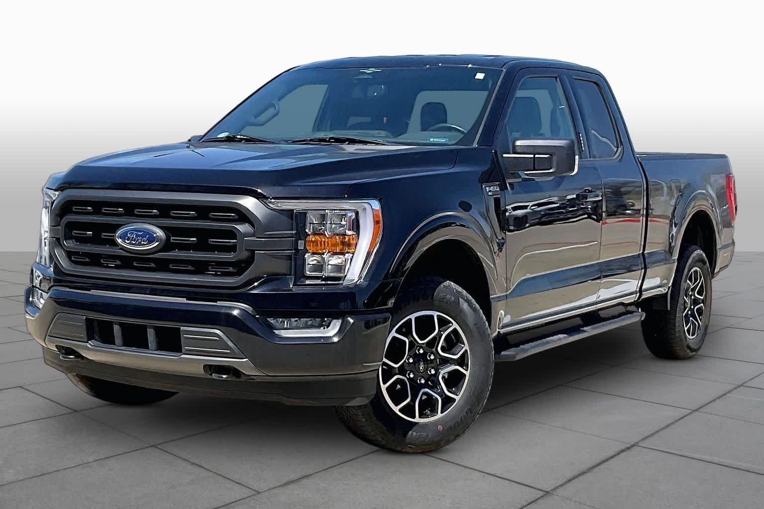 Used 2023 Agate Black Metallic Ford XLT image 2