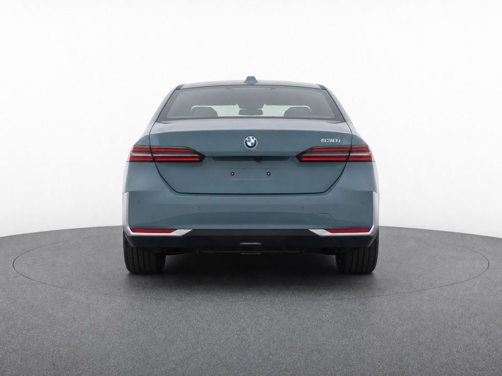 Certified Used 2026 Green Metallic BMW 530i image 4