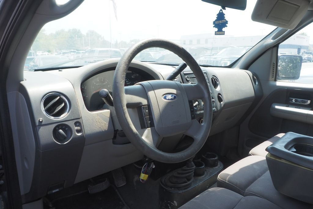 Used 2005 Blue Ford  image 5