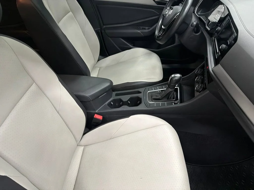 Used 2020 White Volkswagen R-Line image 30