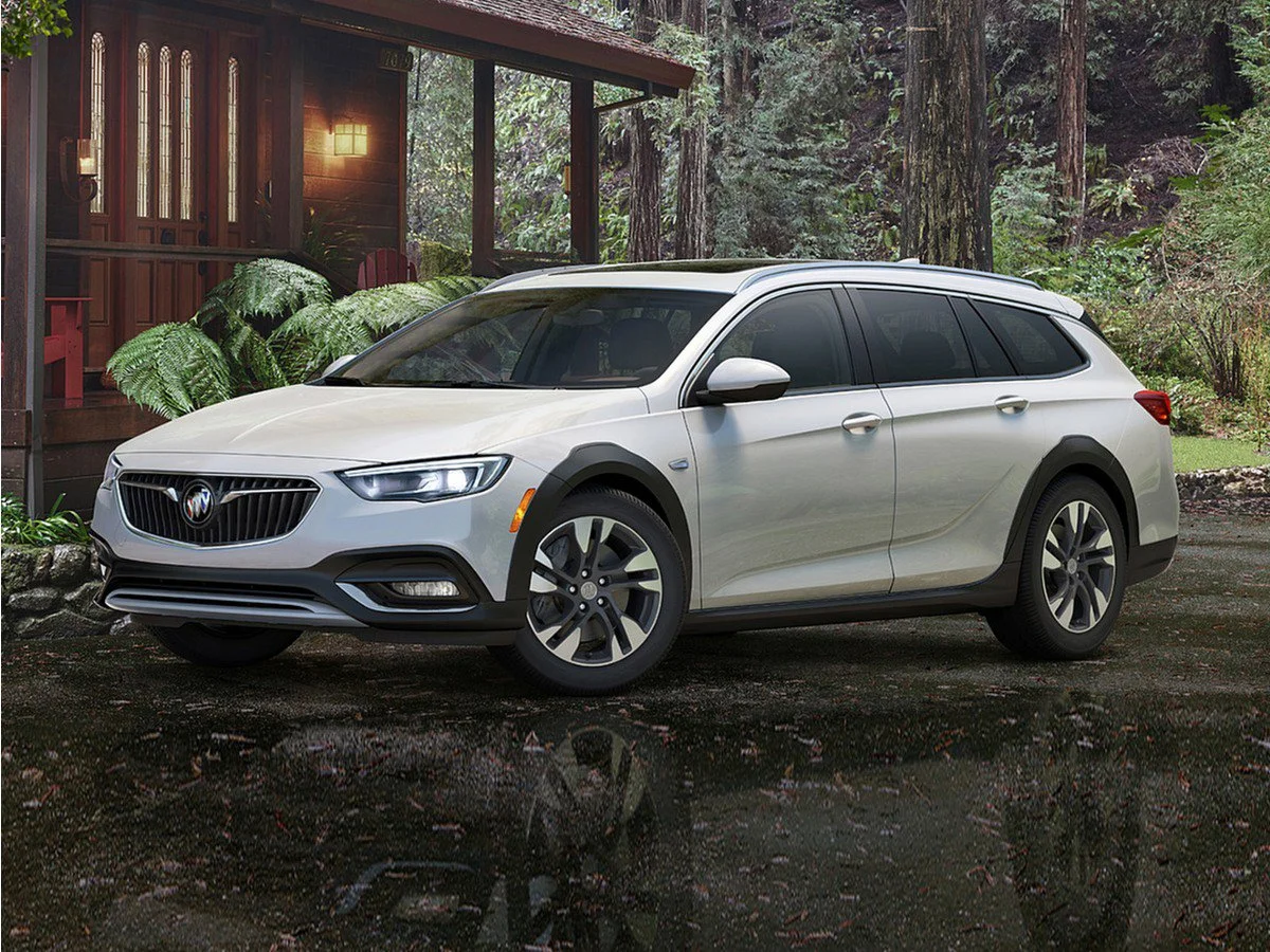2018 Buick Regal Essence AWD's photo