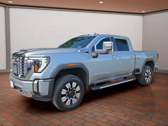 Used 2024 Sterling Metallic GMC Denali image 34