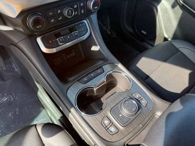 Used 2023 Sterling Metallic GMC SLT image 29