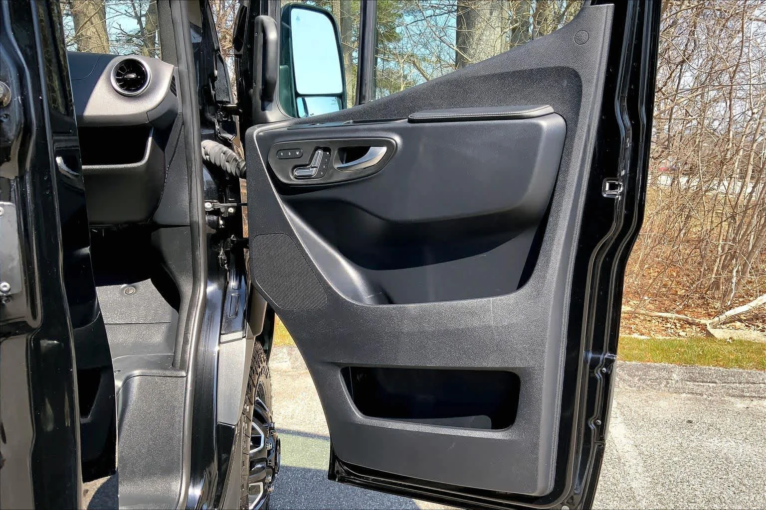 Used 2022 Obsidian Black Metallic Mercedes-Benz  image 24