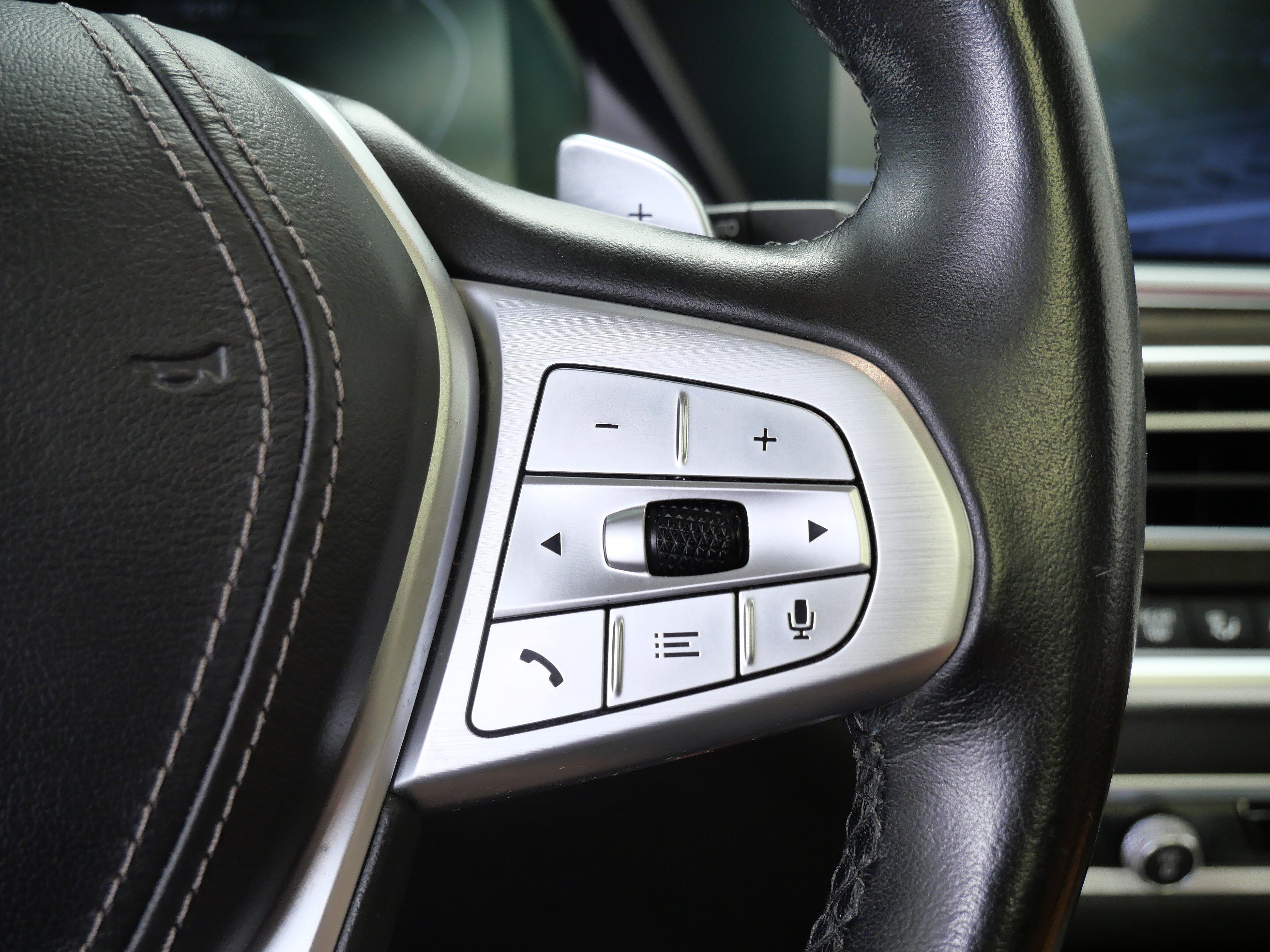 Used 2019 Alpine White BMW xDrive40i image 29