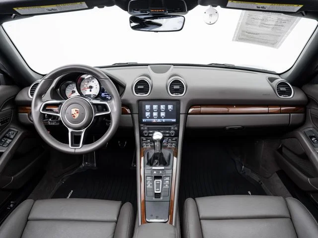 Certified Used 2017  Porsche S image 20