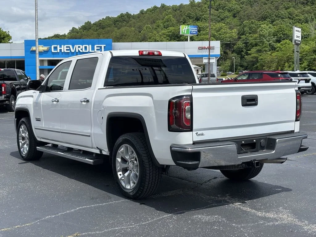 Used 2018 WHITE FROST TRICOAT GMC SLT image 9