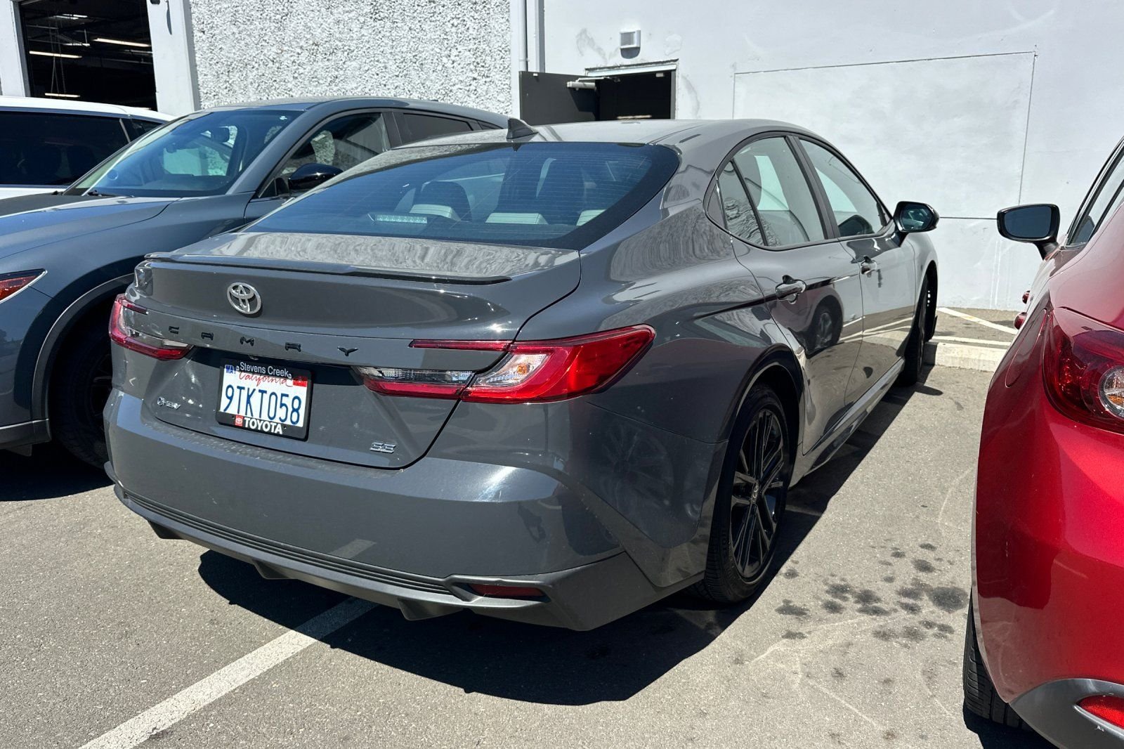 2025 Toyota Camry SE photo 5