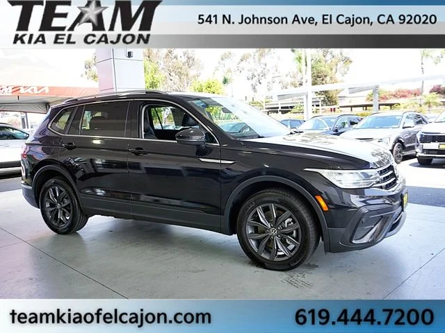 Used 2023 Black Volkswagen 2.0T SE image 10