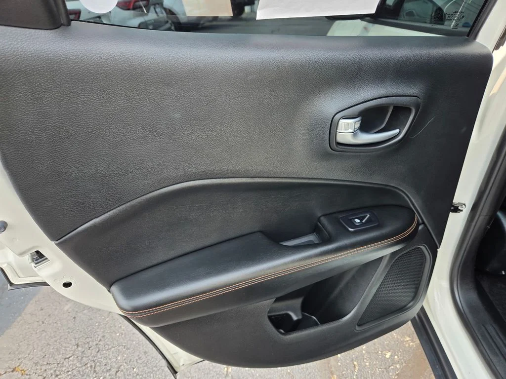Used 2019 White Clearcoat Jeep Limited image 33