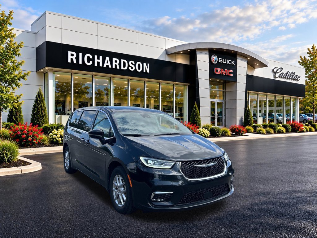 Used 2023 Black Chrysler Touring L image 10