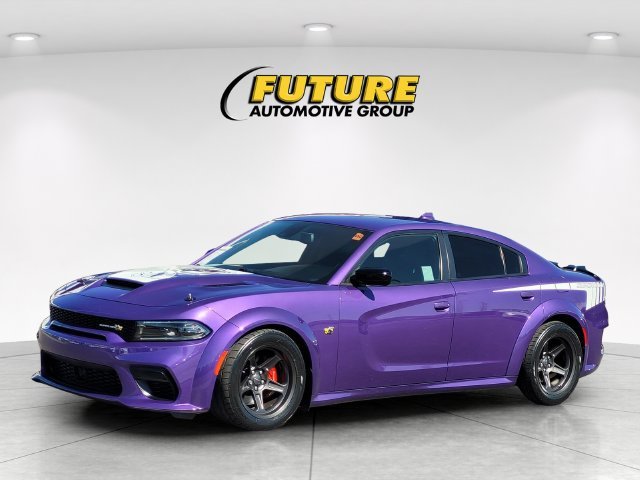 Used 2023 Purple Dodge R/T Scat Pack image 5