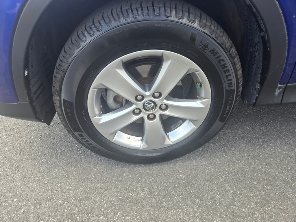 Used 2015 Blue Toyota XLE image 8
