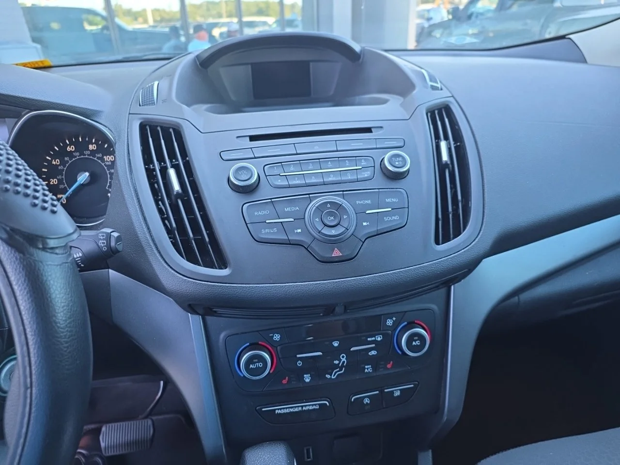Used 2018 Ingot Silver Ford SE image 28