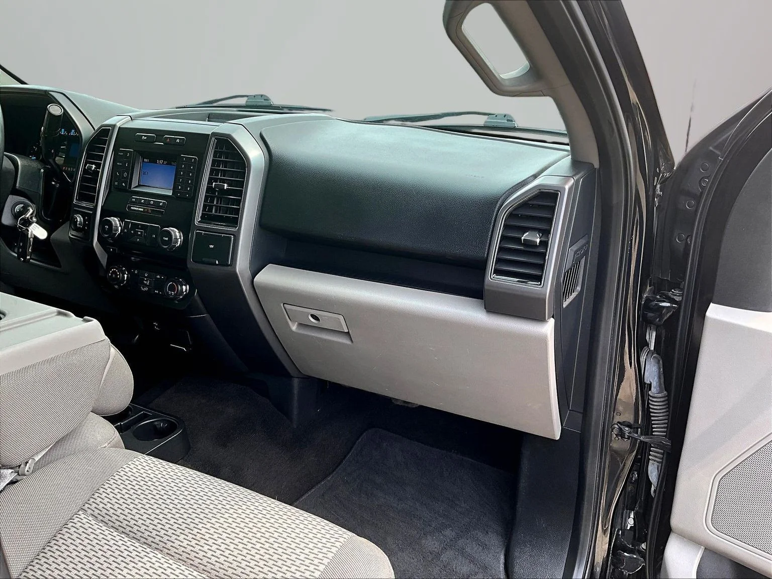 Used 2018 Black Ford XLT image 17