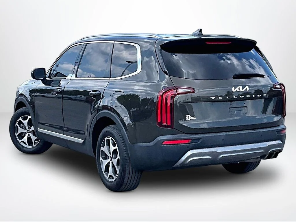 Used 2022 Green Kia EX image 14