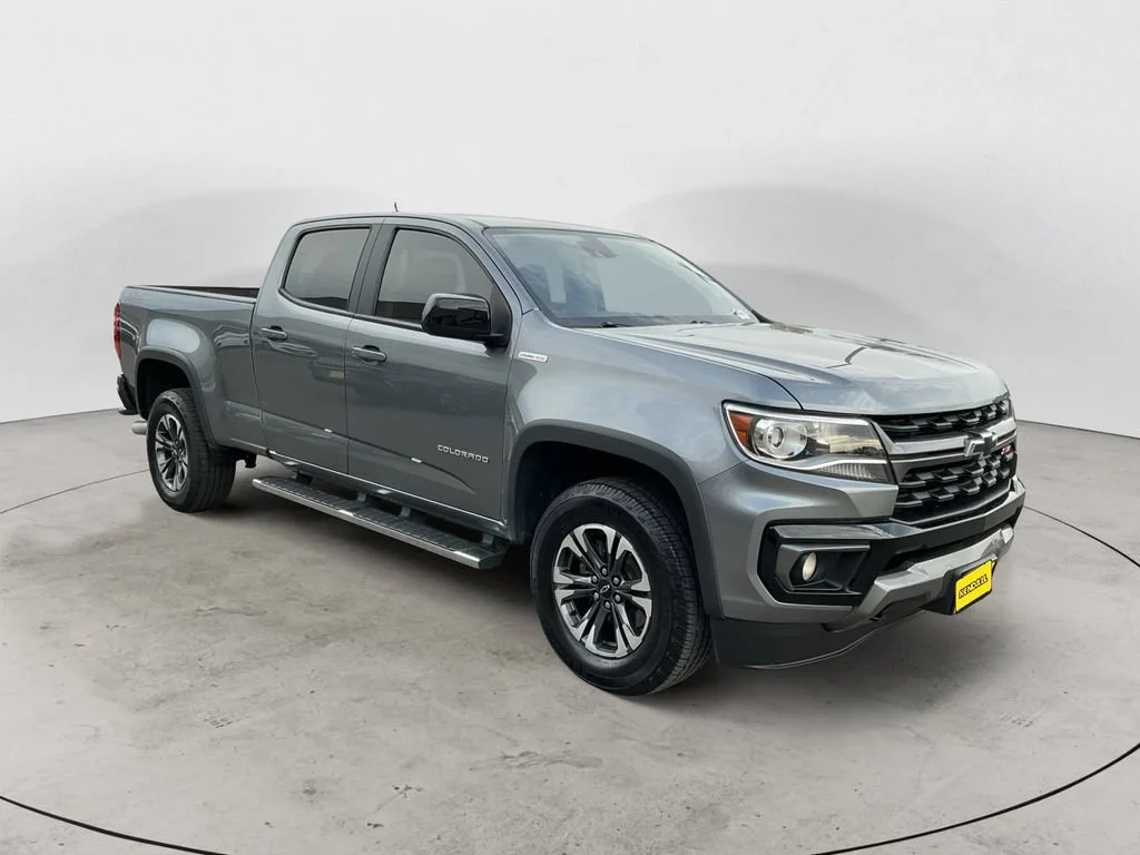 Used 2021 SATIN STEEL METALLIC Chevrolet 4WD Z71 image 3