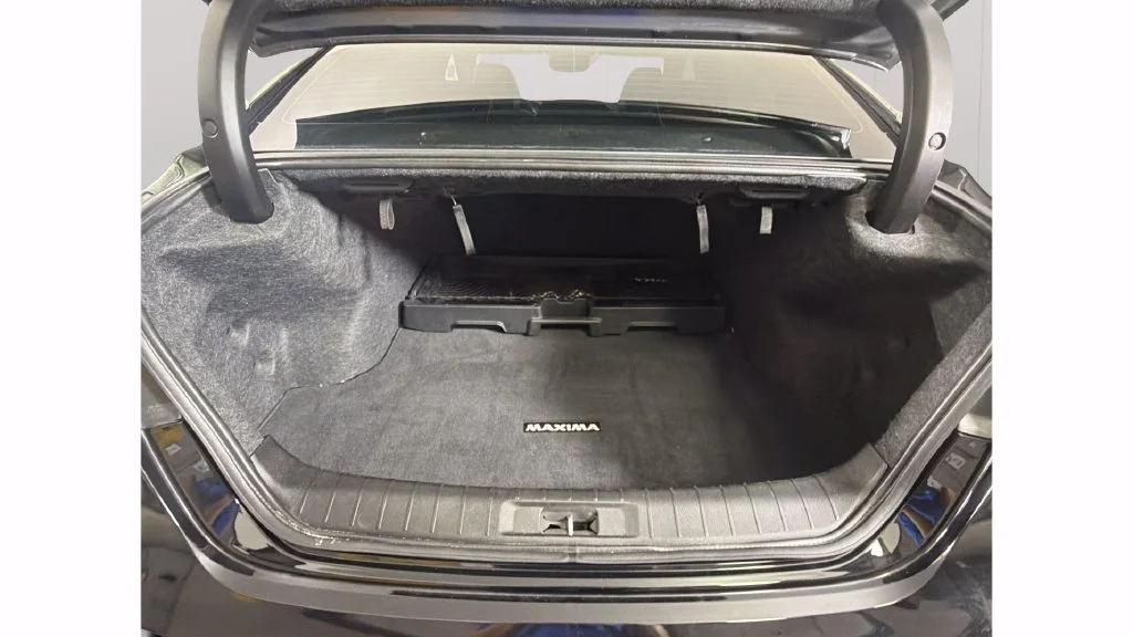 Used 2022 Black Nissan SR Xtronic CVT image 29