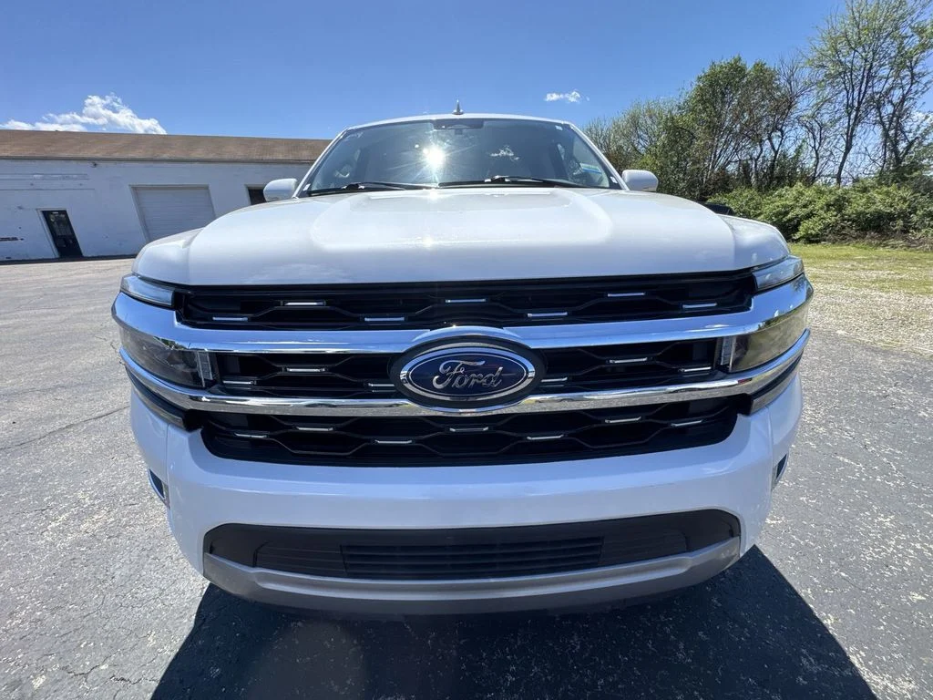 Used 2024 White Ford Limited image 27