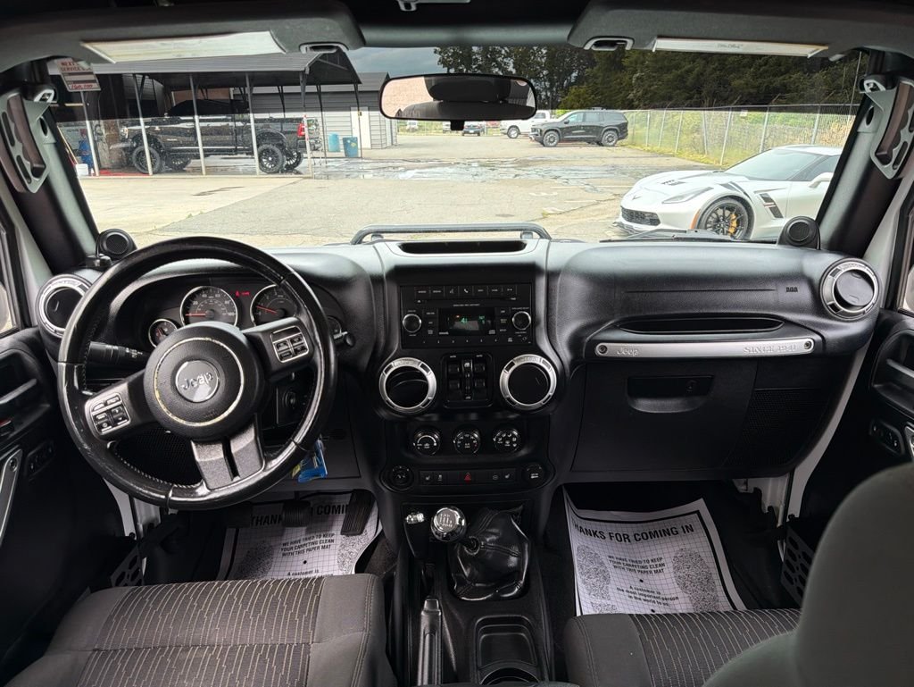 2011 Jeep Wrangler Unlimited Rubicon - Photo 17