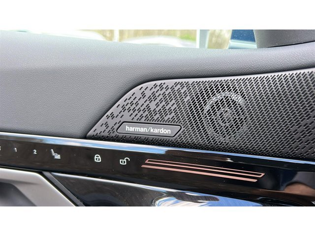 New 2026 Phytonic Blue Metallic BMW 530i xDrive image 20