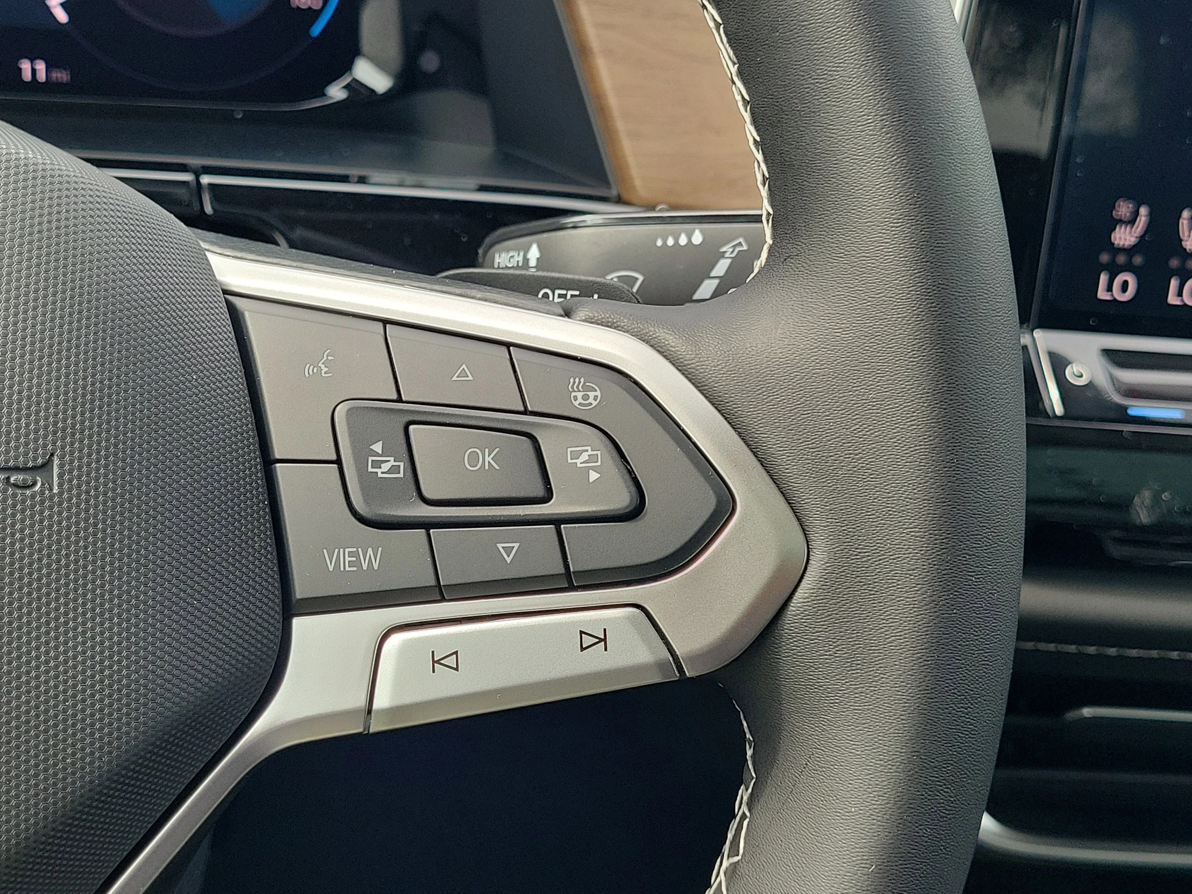 New 2026 White Volkswagen SE w/Technology image 20