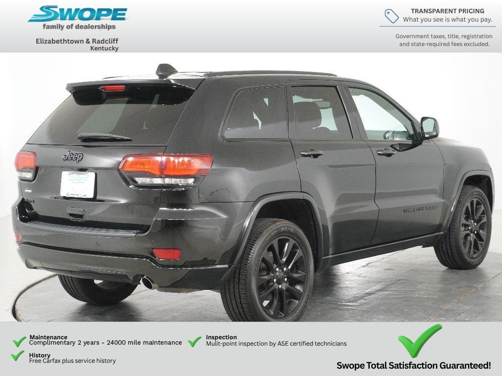 Used 2019 Diamond Black Crystal Pearlcoat Jeep Altitude image 3