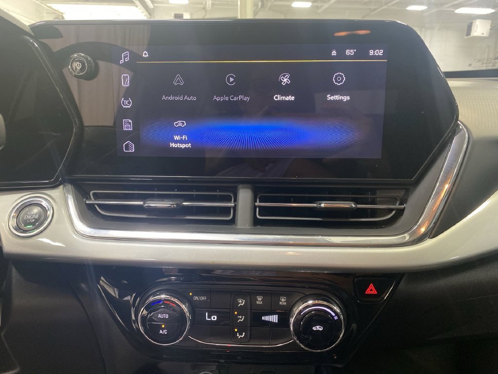 2025 Chevrolet Trax LT - Photo 18