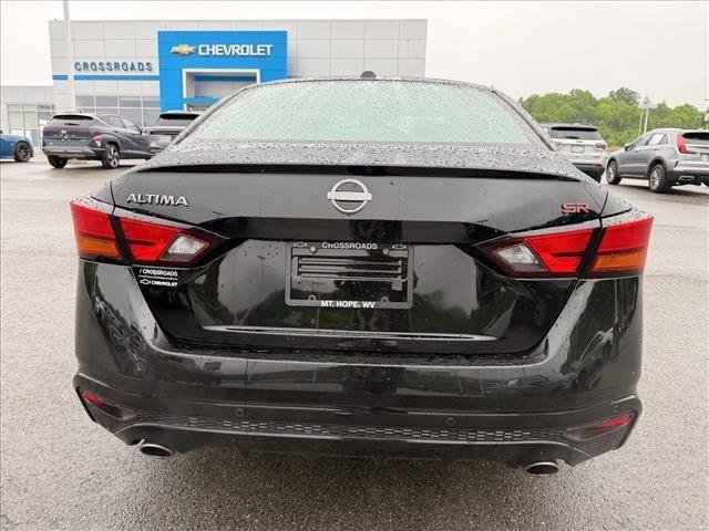 Used 2024 Super Black Nissan 2.5 SR image 4