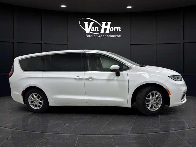 Used 2023 Bright White Clearcoat Chrysler Touring L image 8