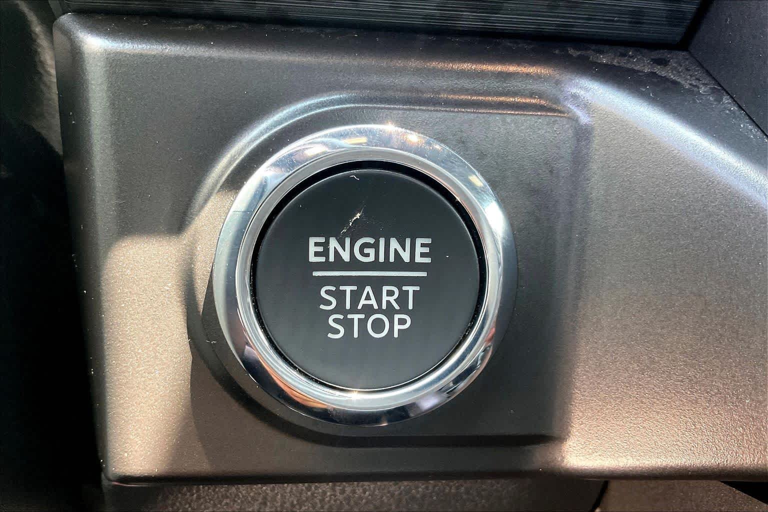 Used 2024 Antimatter Blue Ford XLT image 31