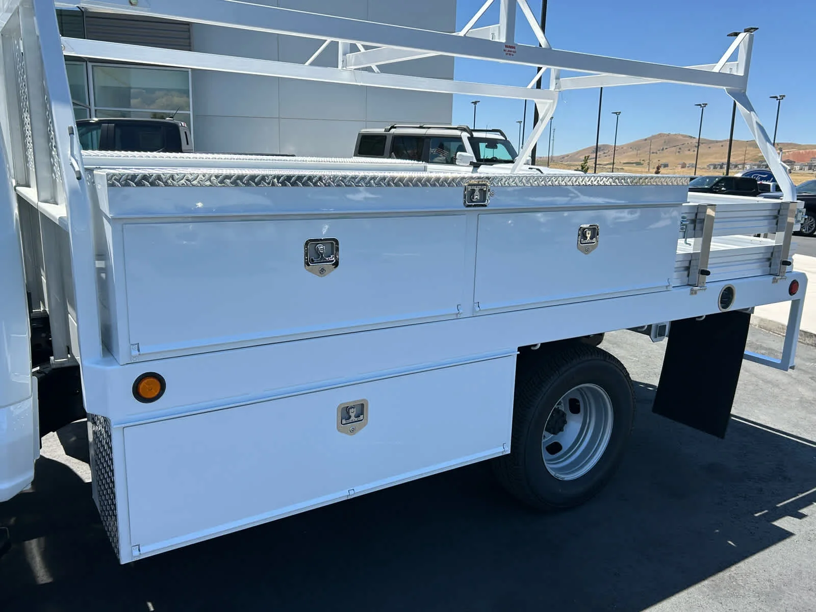 2025 Ford F-350 Super Duty Chassis Cab XL - Photo 12