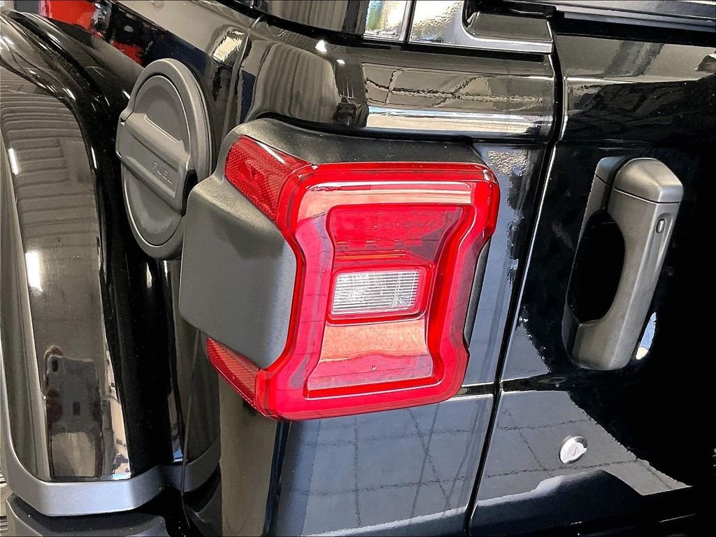 Used 2019 Black Jeep Unlimited Rubicon image 32