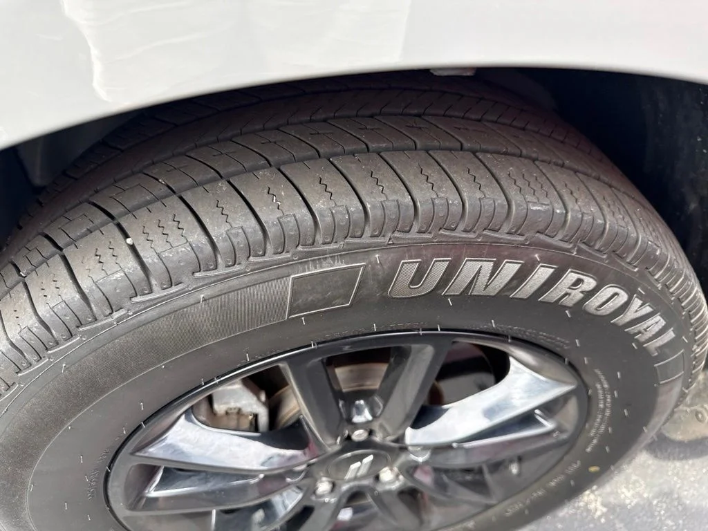 Used 2020 Gray Dodge SE image 10