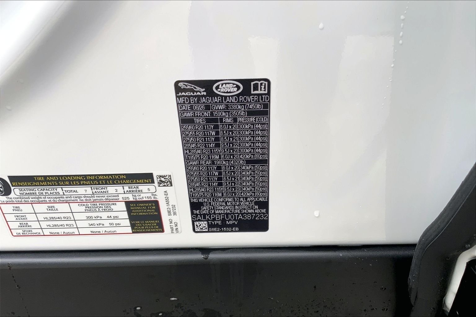 New 2026 Fuji White Land Rover SE 7 Seats image 18