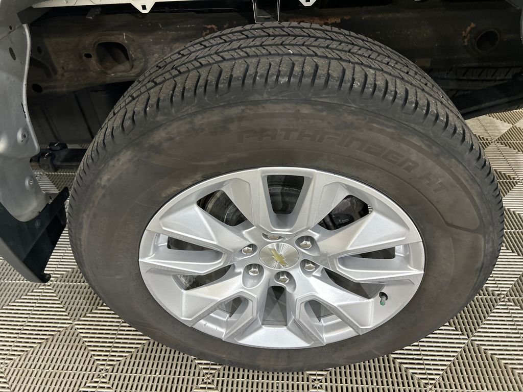 Used 2019 Silver Chevrolet Custom image 11
